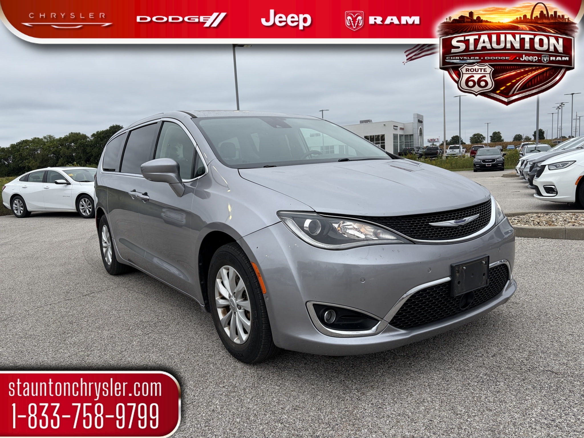 Used 2019 Chrysler Pacifica Touring Plus with VIN 2C4RC1FG8KR609970 for sale in Staunton, IL