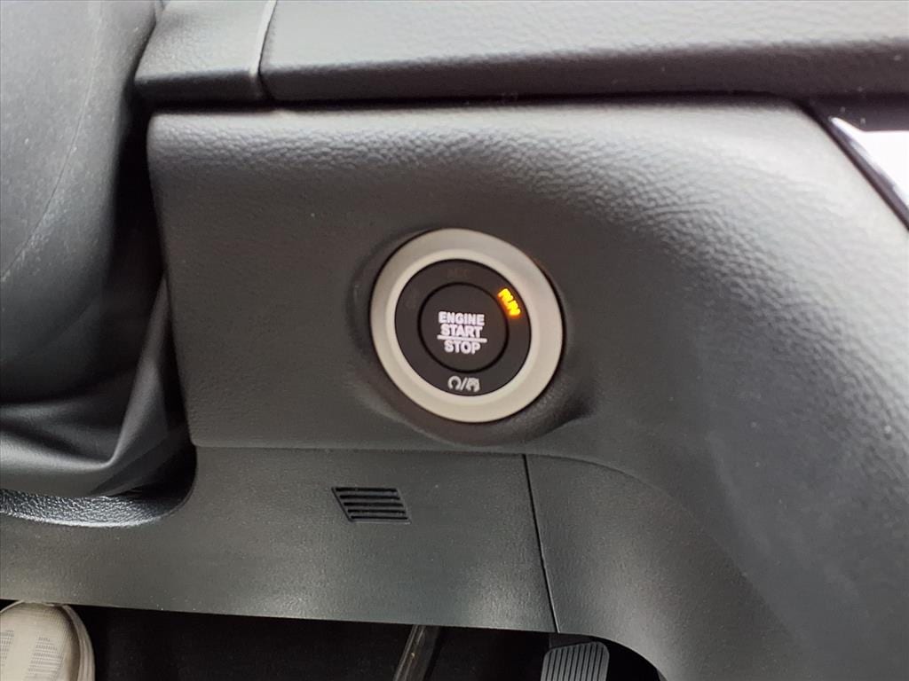 2026 Chrysler Voyager LX - Photo 15