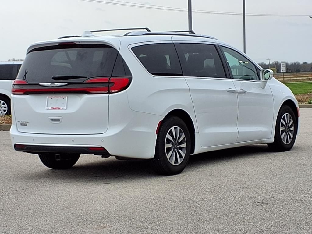 Used 2021 Chrysler Pacifica Touring L with VIN 2C4RC1BG6MR534985 for sale in Staunton, IL