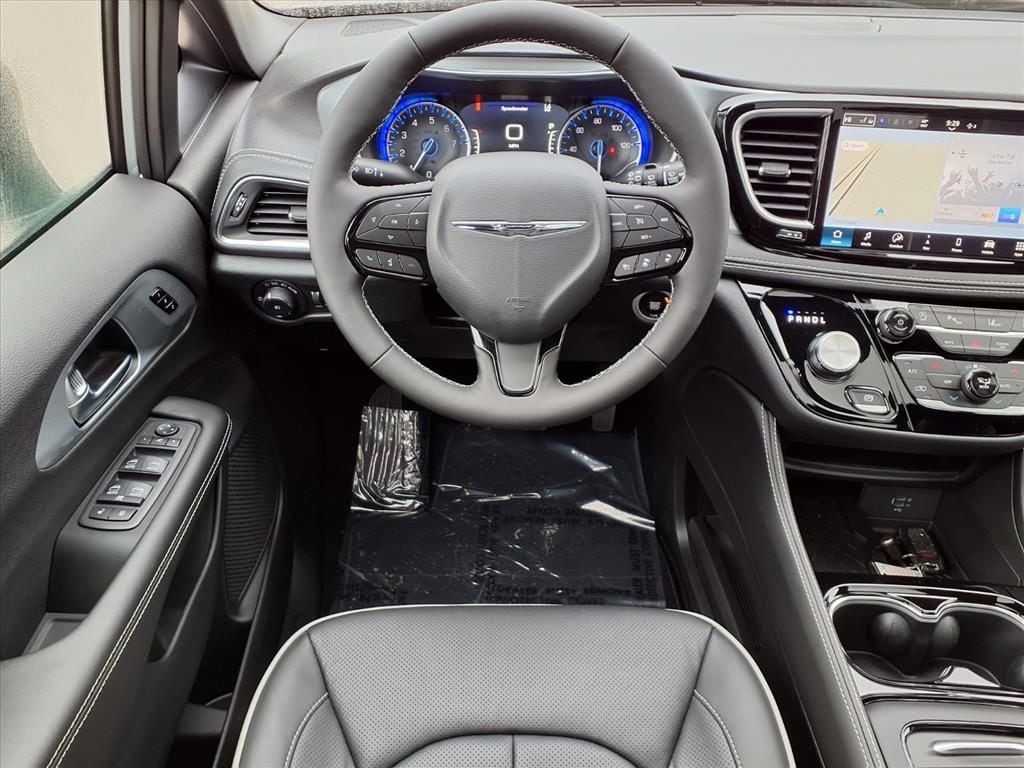 New 2026 Chrysler Pacifica LIMITED Passenger Van