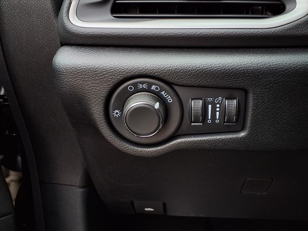 2026 Chrysler Voyager LX - Photo 22