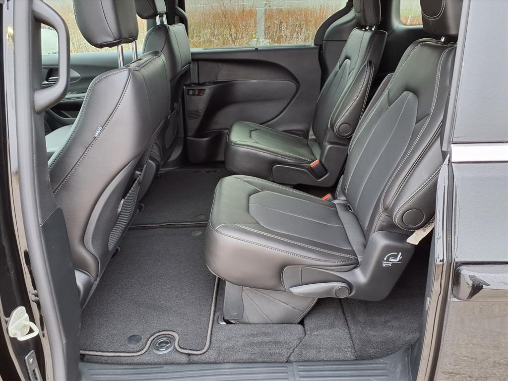 2026 Chrysler Voyager LX - Photo 27