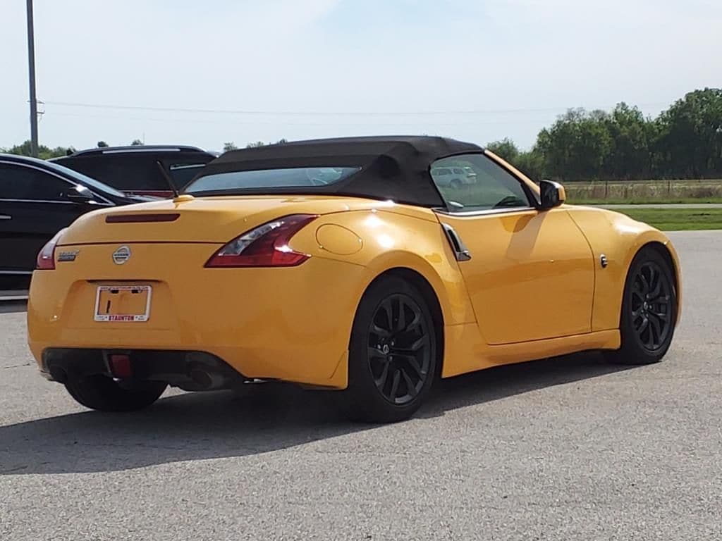 Used 2018 Nissan 370Z Roadster Touring with VIN JN1AZ4FH7JM520093 for sale in Staunton, IL