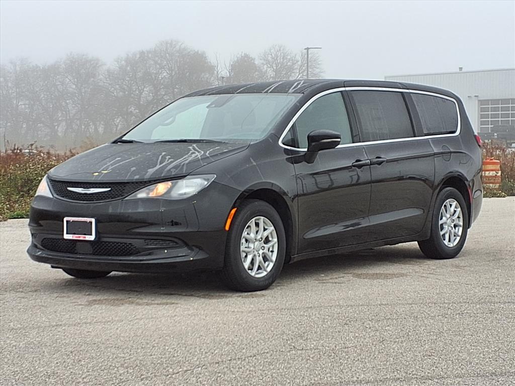 2026 Chrysler Voyager LX - Photo 31