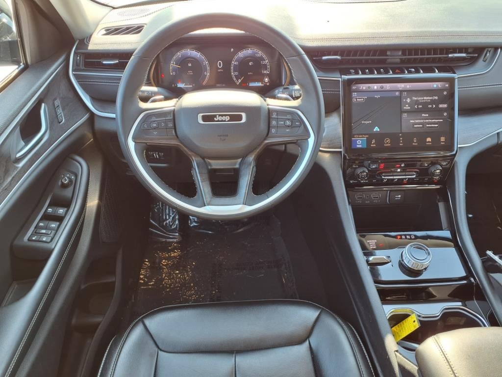 2023 Jeep Grand Cherokee Limited photo 3