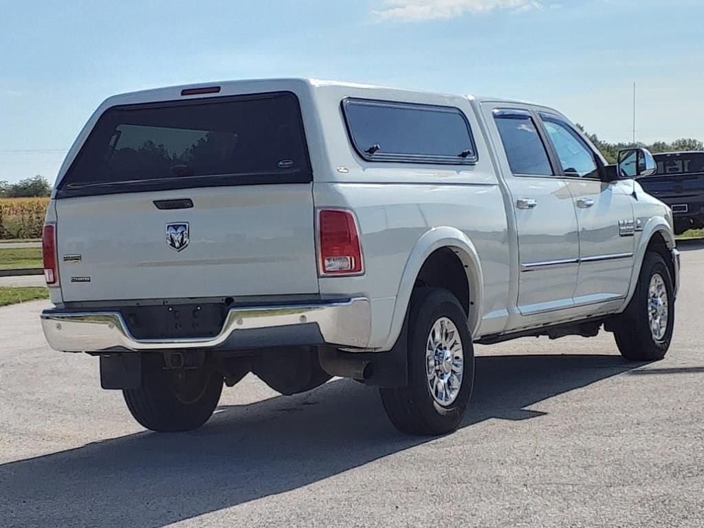 Used 2017 RAM Ram 3500 Pickup Laramie with VIN 3C63R2EL3HG611396 for sale in Staunton, IL