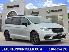 2026 Chrysler Pacifica LIMITED Passenger Van