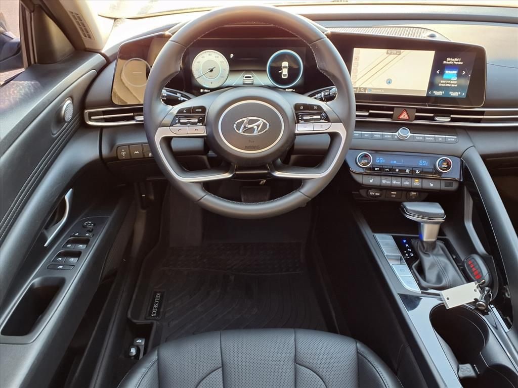 Used 2023 Hyundai Elantra Limited Sedan