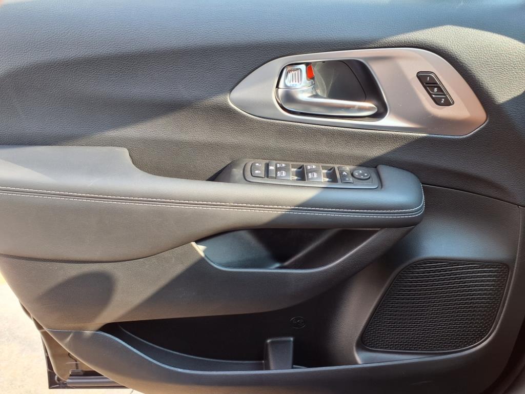 2025 Chrysler Pacifica Limited - Photo 23