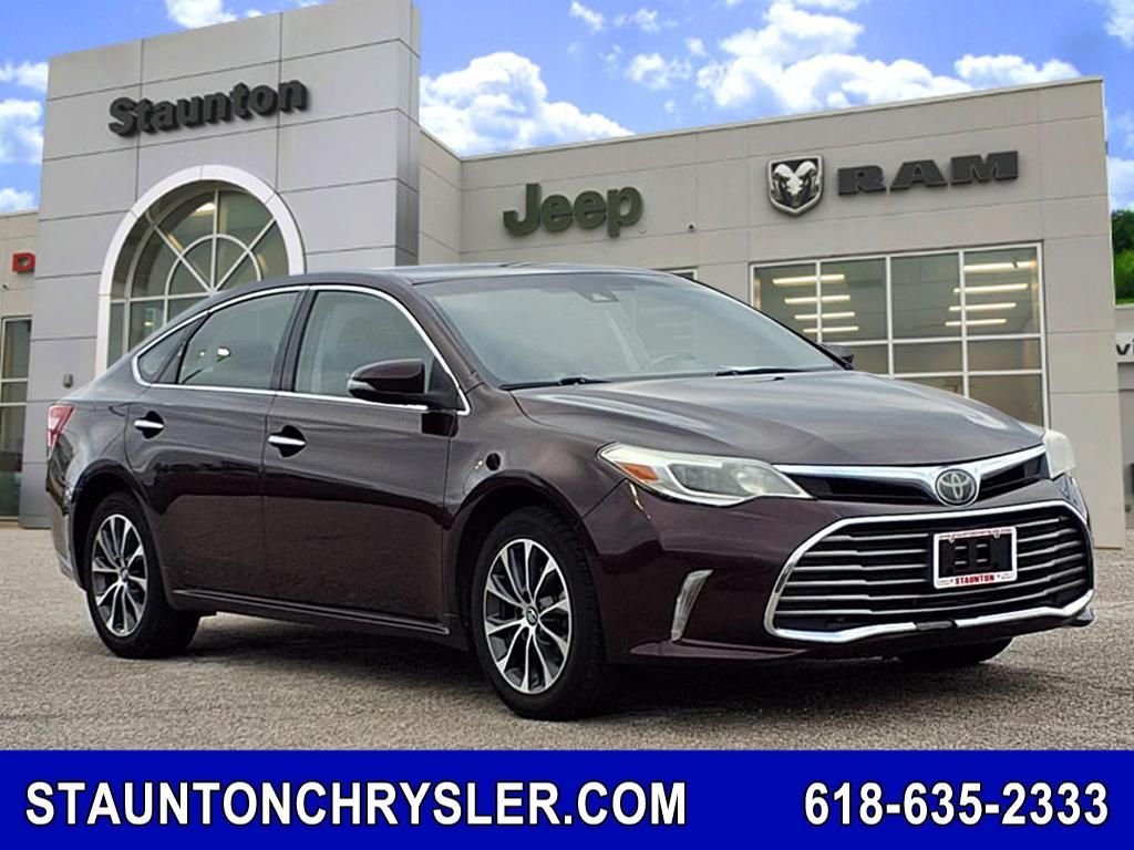 2017 Toyota Avalon XLE's photo