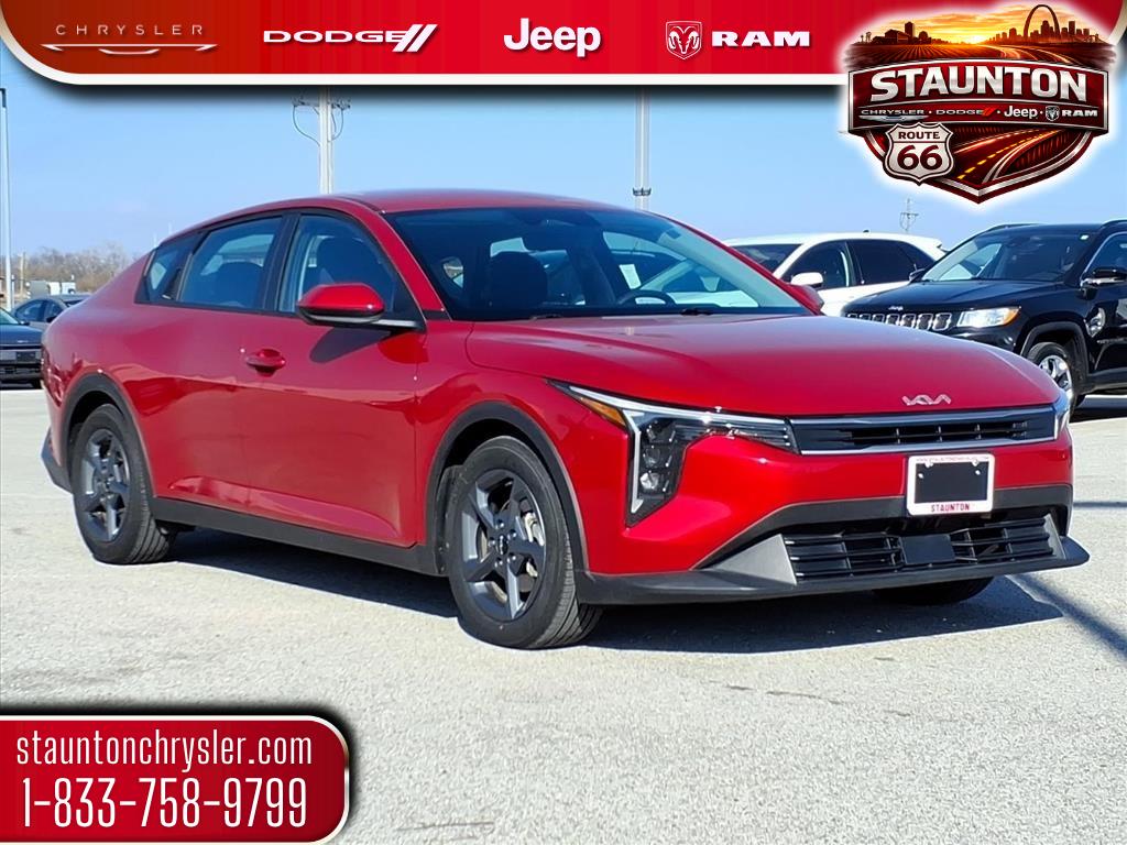 2025 Kia K4 LXS AT's photo
