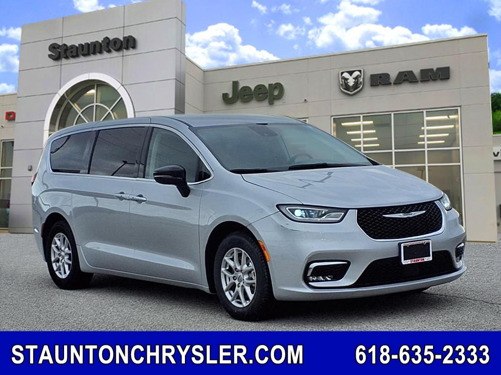 2024 Chrysler Pacifica Passenger Van 