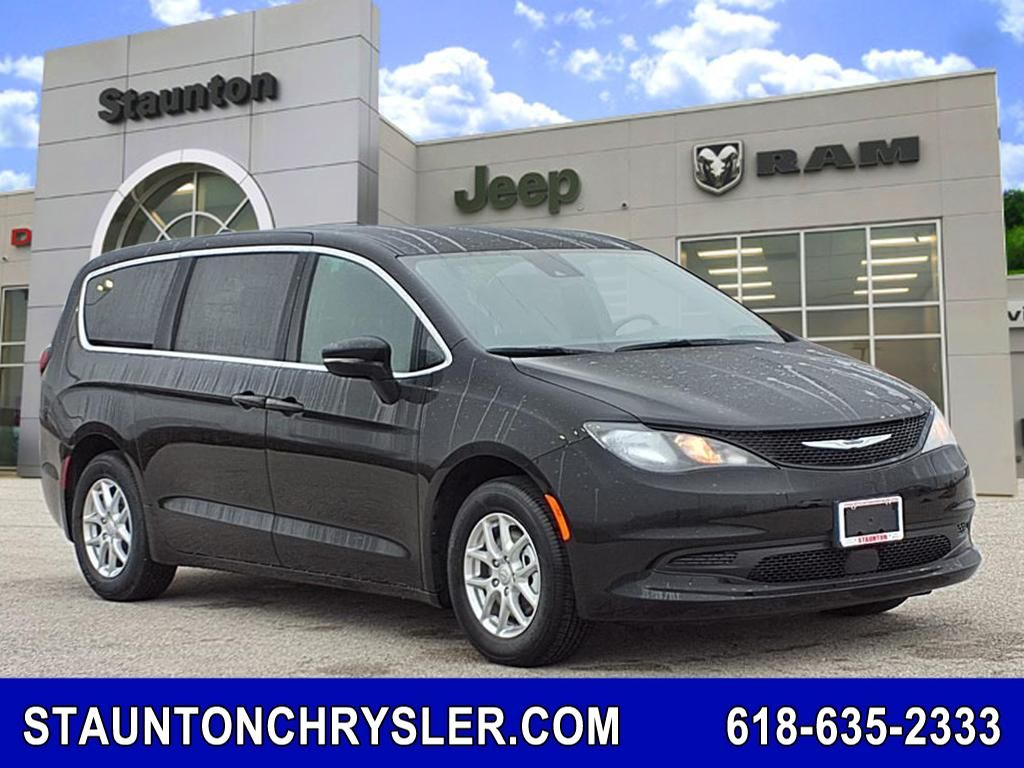 2026 Chrysler Voyager LX's photo