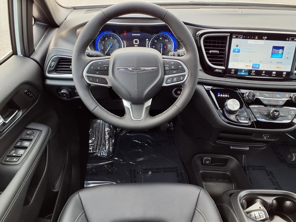 New 2026 Chrysler Pacifica SELECT Passenger Van