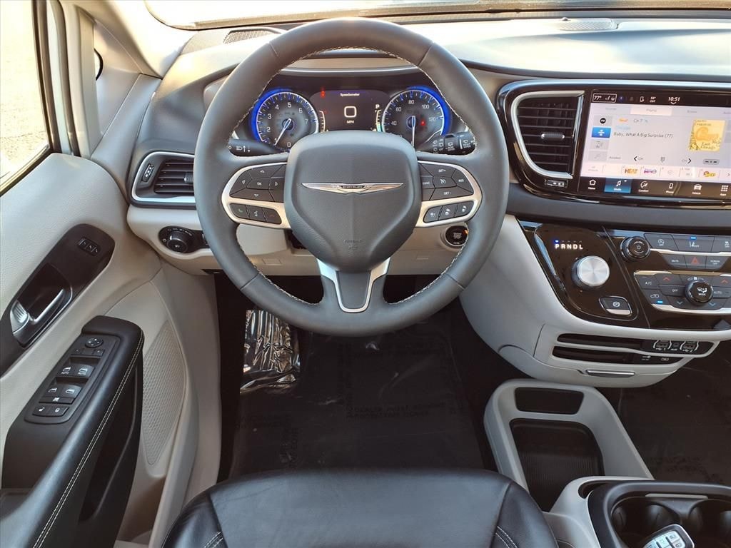 Used 2022 Chrysler Pacifica Touring L Passenger Van