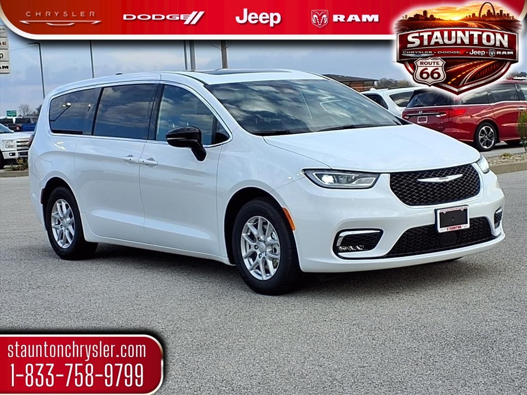 2026 Chrysler Pacifica Passenger Van 