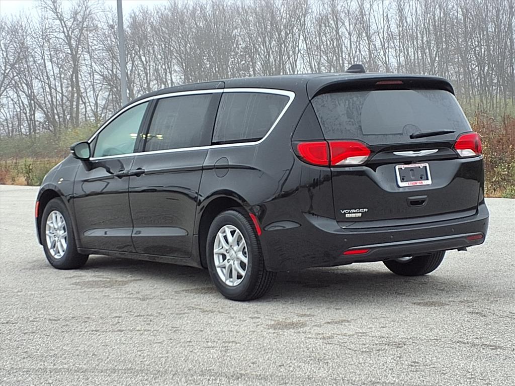 2026 Chrysler Voyager LX - Photo 30