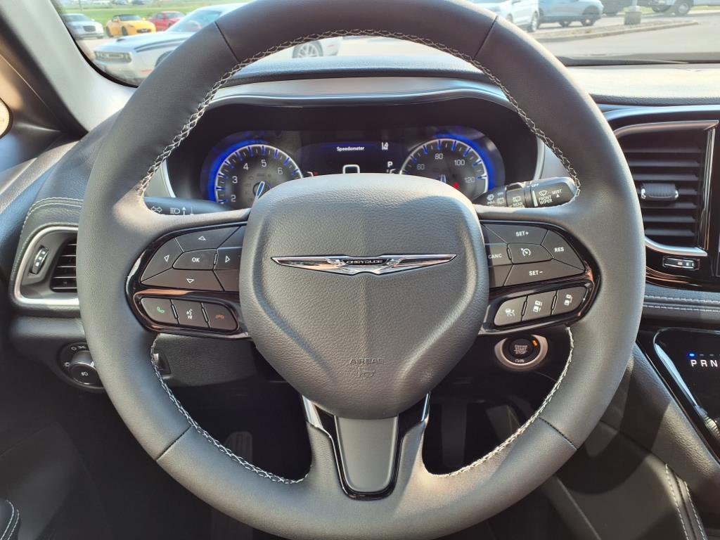 2025 Chrysler Pacifica Limited - Photo 17