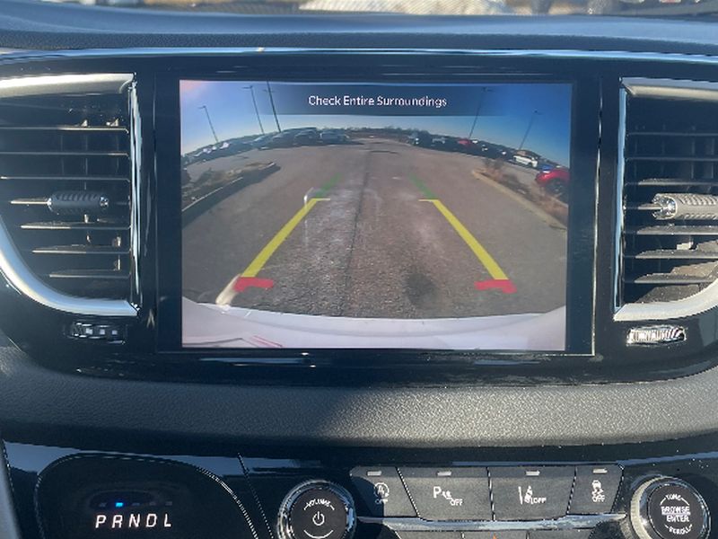 2024 Chrysler Pacifica Touring L's photo