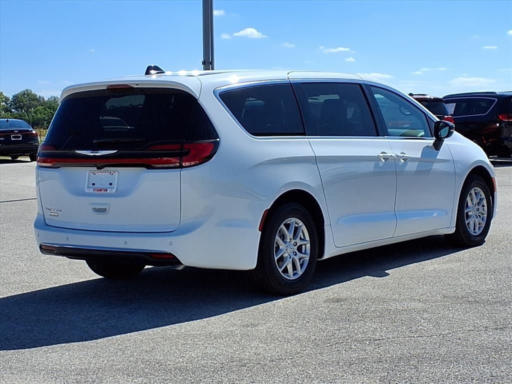 New 2026 Chrysler Pacifica SELECT Wagon