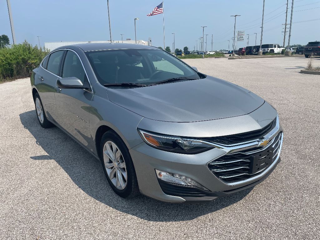 2023 Chevrolet Malibu 1LT photo 2