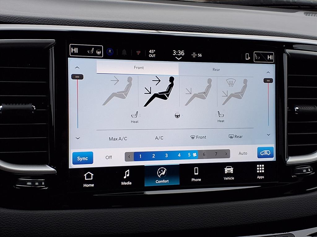 2026 Chrysler Voyager LX - Photo 9