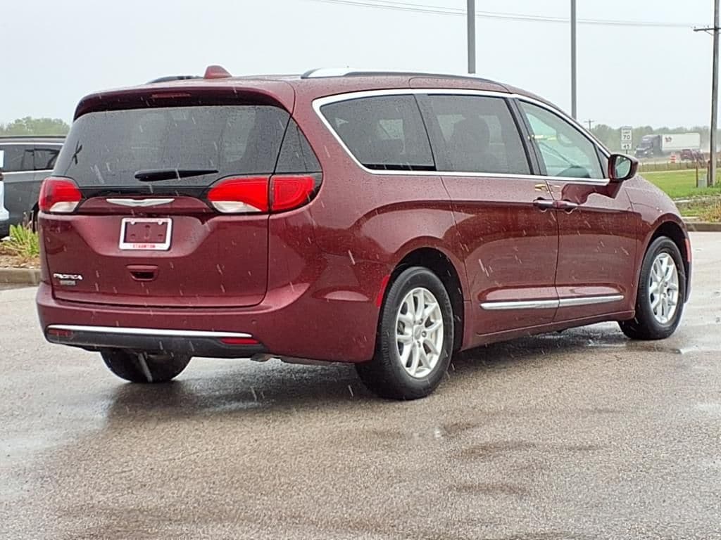 Used 2020 Chrysler Pacifica Touring L with VIN 2C4RC1BG4LR123969 for sale in Staunton, IL