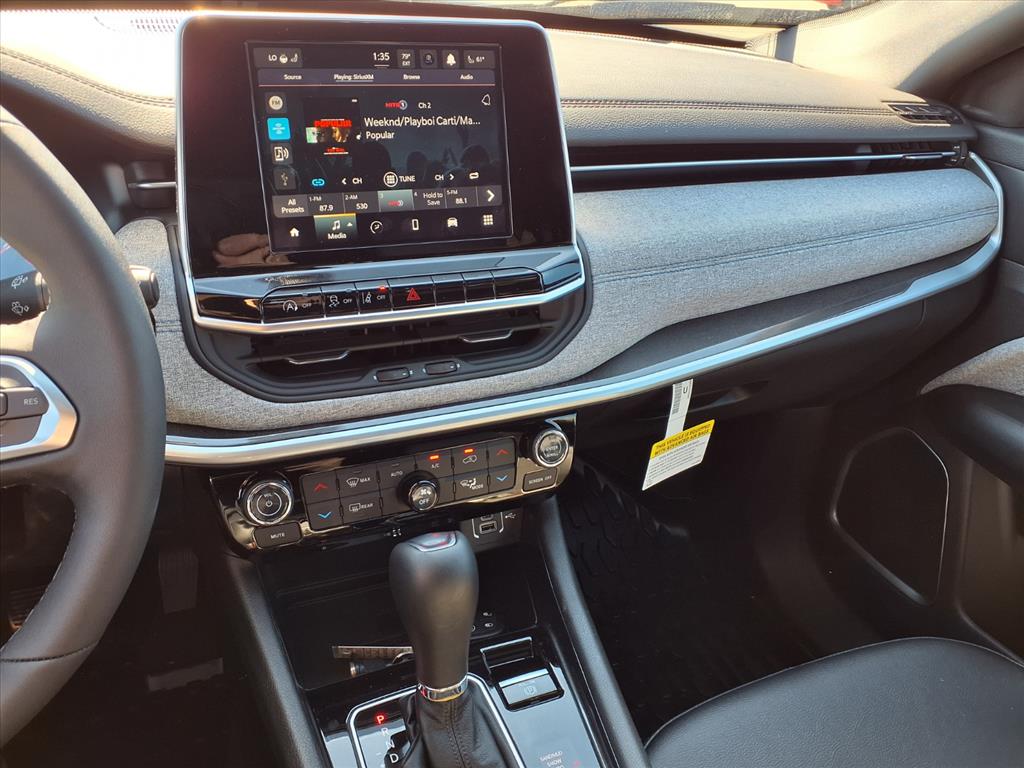 2025 Jeep Compass Latitude - Photo 6