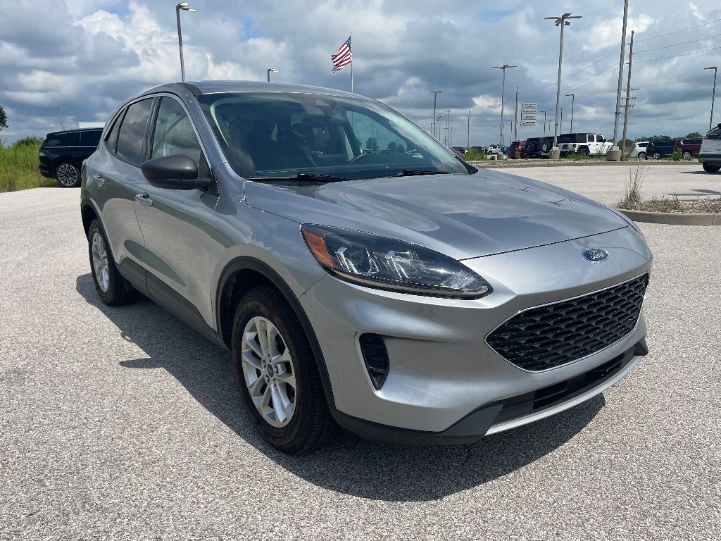 2022 Ford Escape SE photo 2