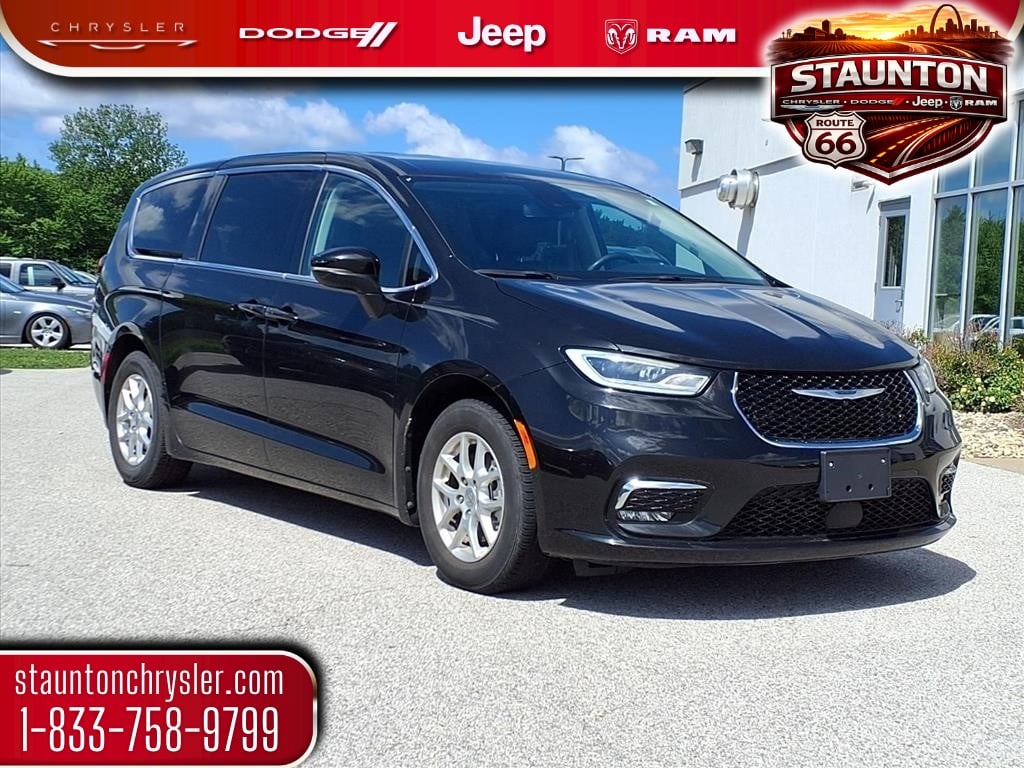 2023 Chrysler Pacifica Passenger Van 
