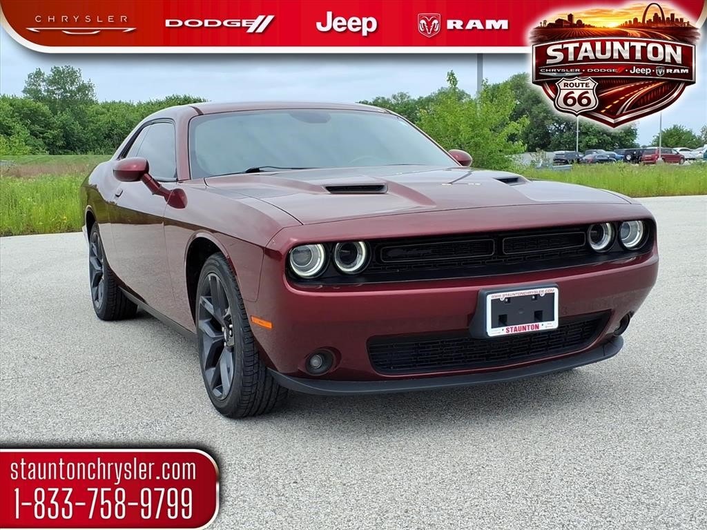 2019 Dodge Challenger SXT Auto's photo