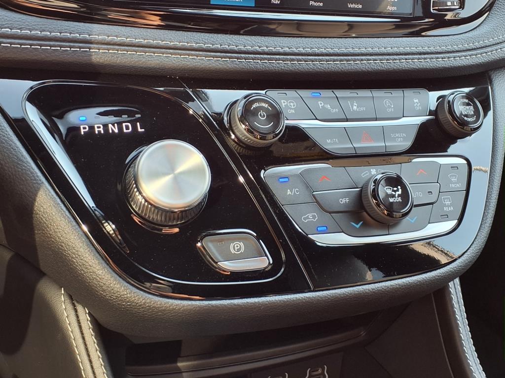 2025 Chrysler Pacifica Limited - Photo 13