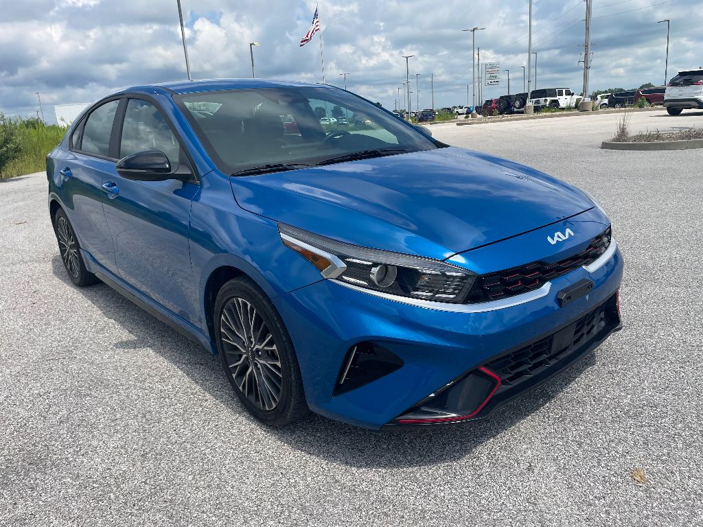 2022 Kia Forte GT-Line photo 2