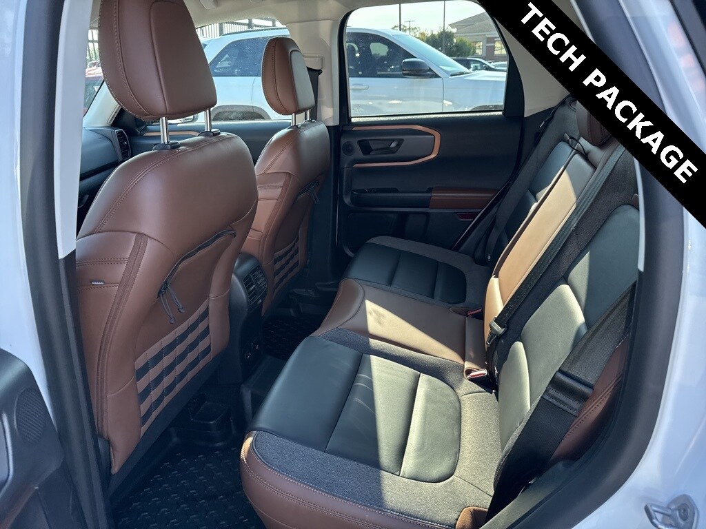 2022 Ford Bronco Sport Outer Banks photo 2