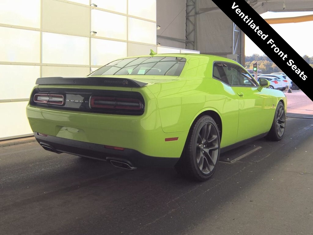 2023 Dodge Challenger R/T Scat Pack photo 3