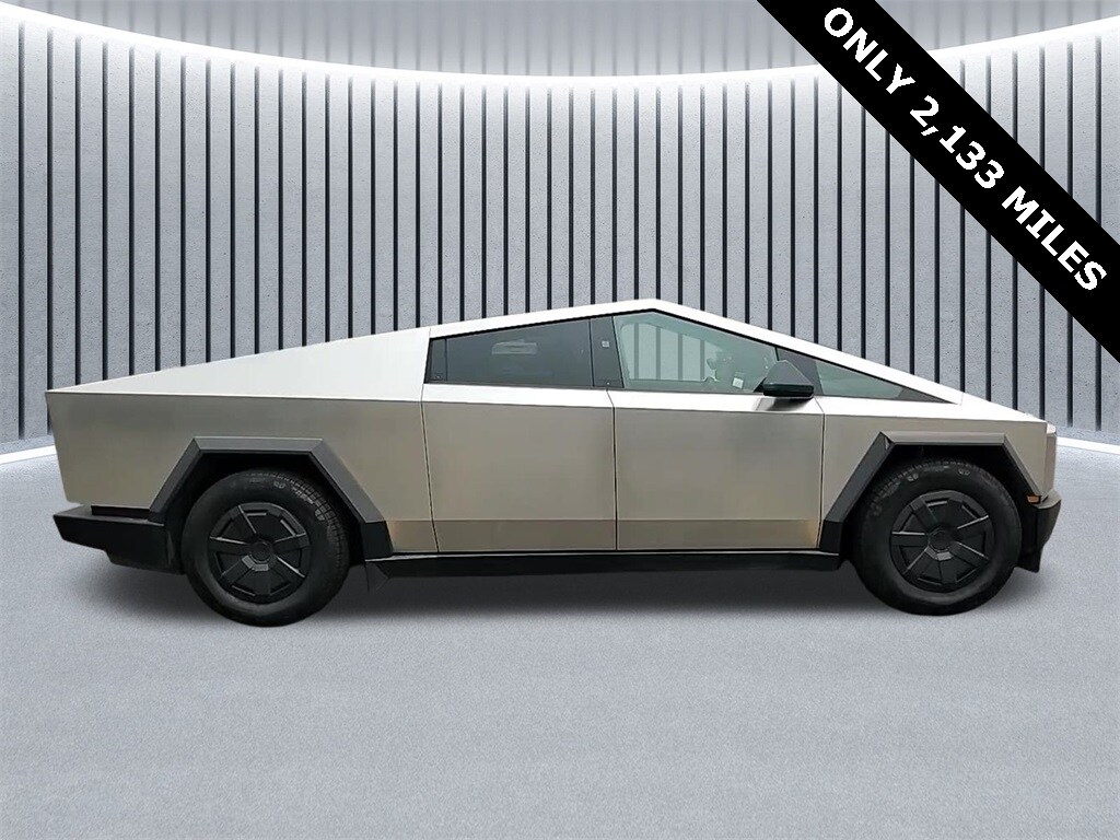2024 Tesla Cybertruck photo 4