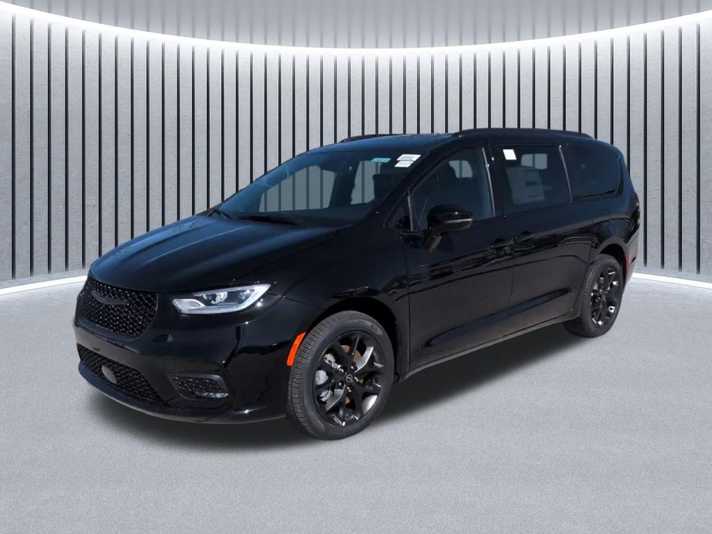 2026 Chrysler Pacifica Limited AWD's photo