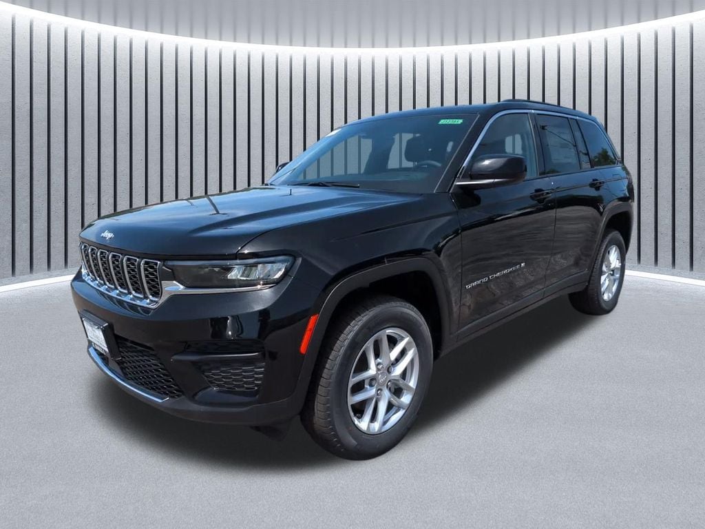 2026 Jeep Grand Cherokee LAREDO X 4X4