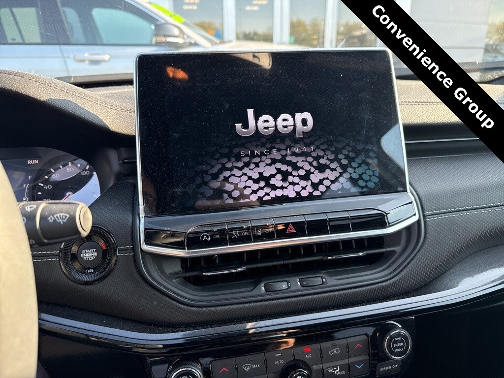 2023 Jeep Compass Latitude Altitude photo 2