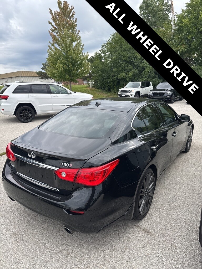 2017 Infiniti Q50 3.0t Red Sport 400 Premium photo 3