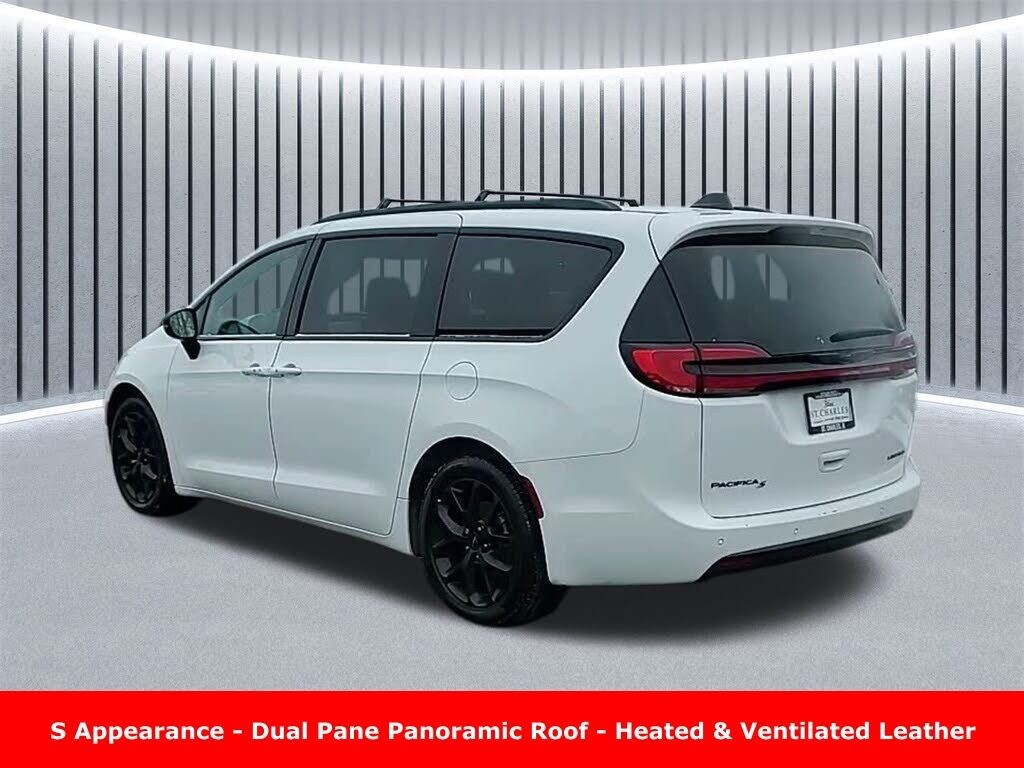 Used 2025 Chrysler Pacifica Limited Van Passenger Van