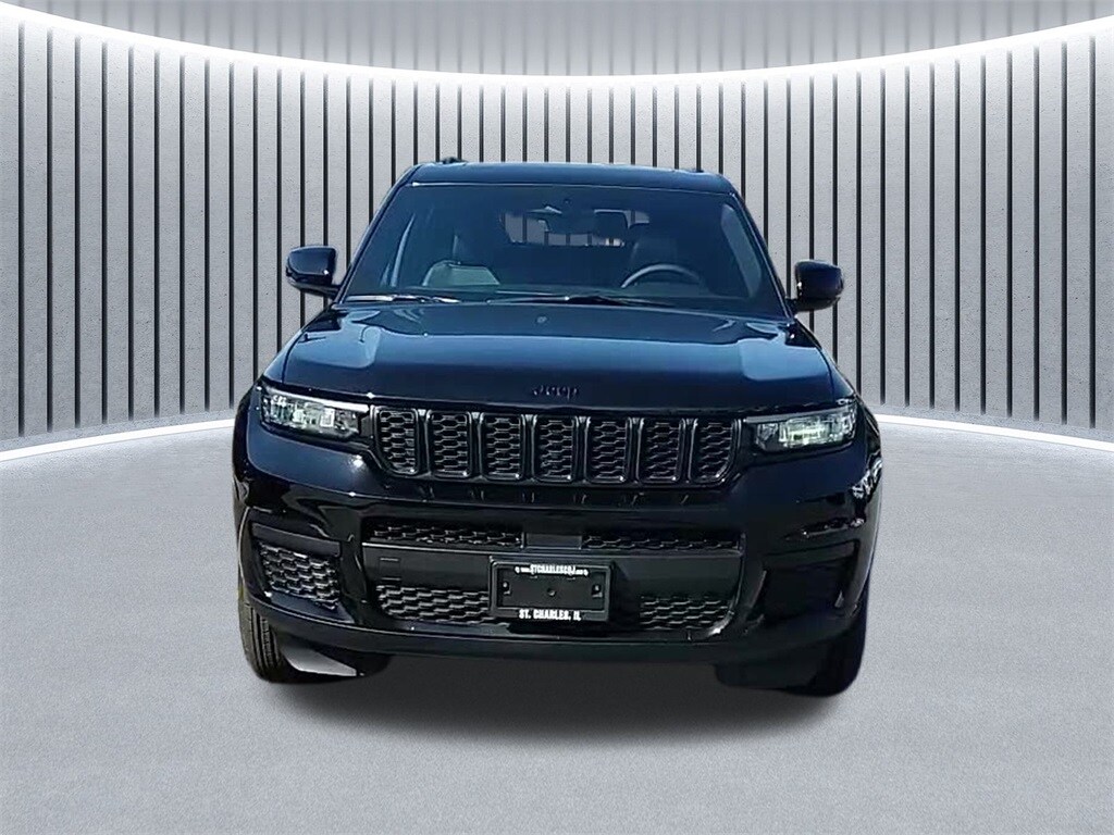 2025 Jeep Grand Cherokee Altitude photo 2