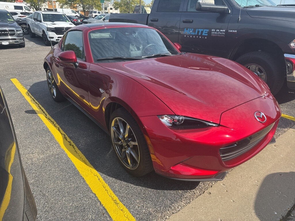 2023 Mazda MX-5 Miata Miata RF Grand Touring photo 2