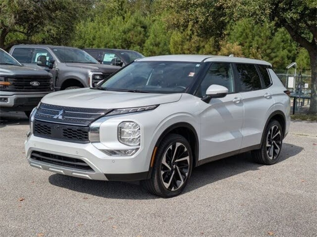 Used 2024 Mitsubishi Outlander SE SUV