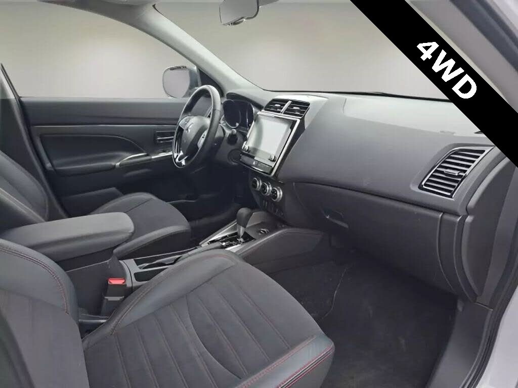 2023 Mitsubishi Outlander Sport ES photo 4