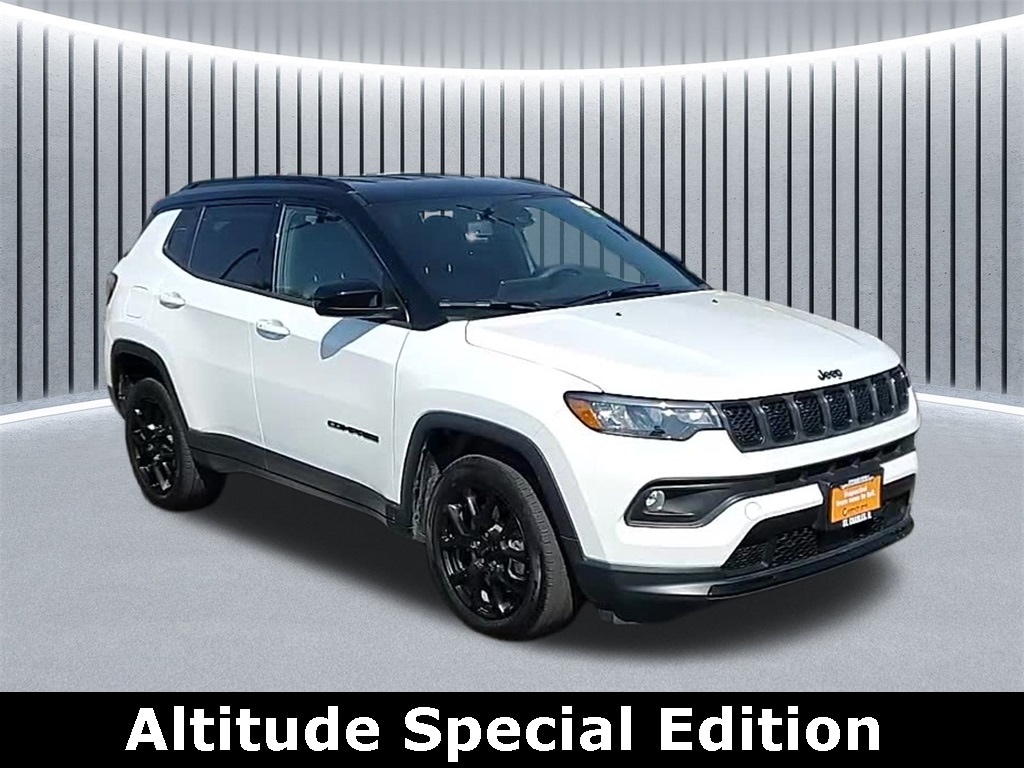 Used 2023 Jeep Compass Latitude SUV