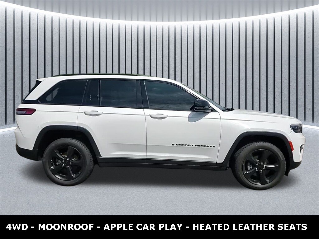 2023 Jeep Grand Cherokee Laredo photo 4