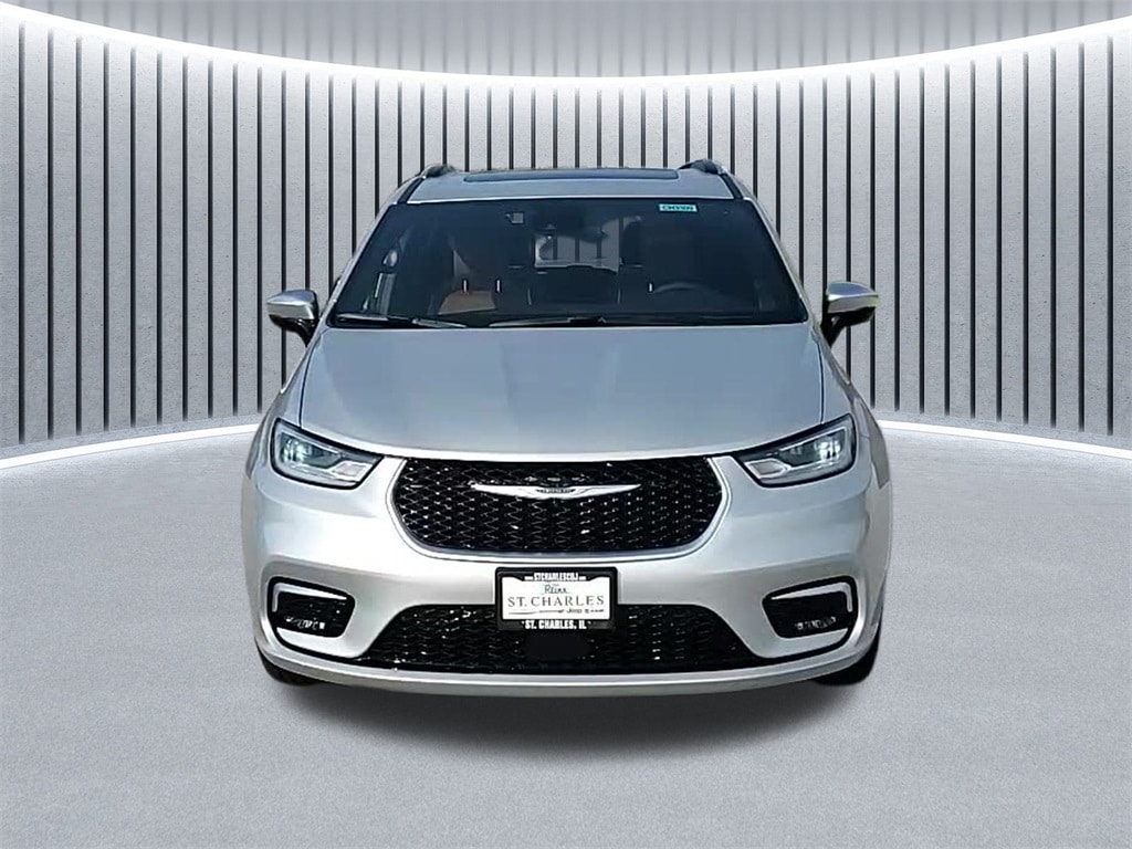 New 2026 Chrysler Pacifica PINNACLE AWD Passenger Van