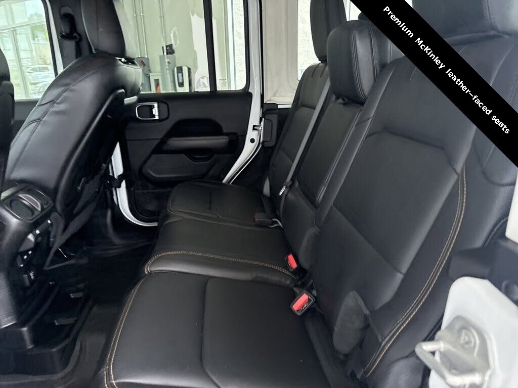 2024 Jeep Wrangler Sahara photo 3