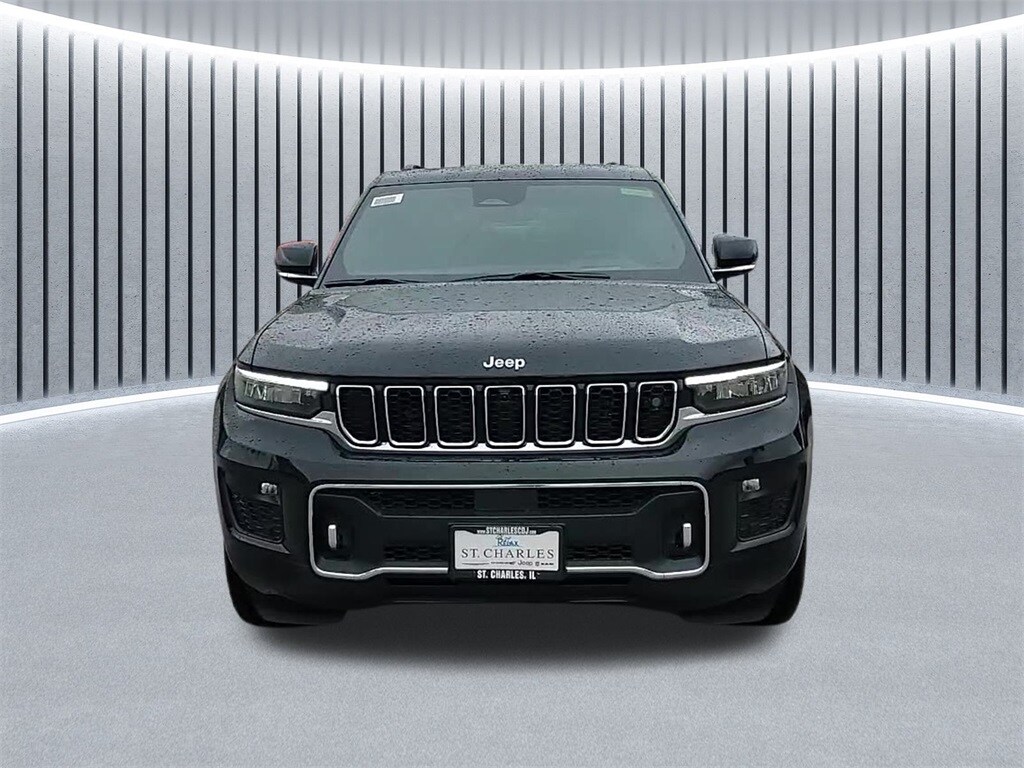 2025 Jeep Grand Cherokee Overland photo 2
